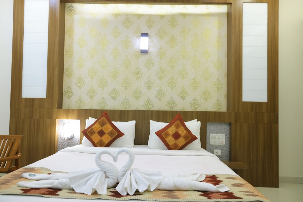 Club Room, 1 Bedroom, City View photo 3