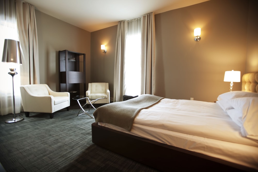 Superior Room, 1 Queen Bed, Private Bathroom photo 2