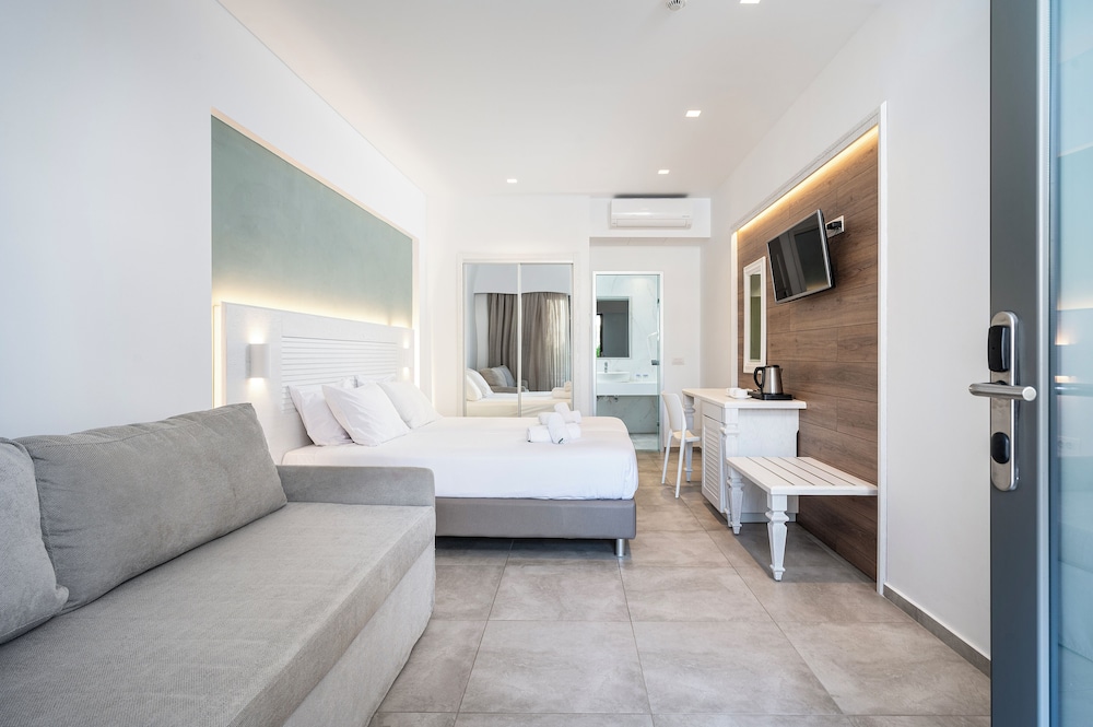 Deluxe Comfort Room with Garden View photo 2