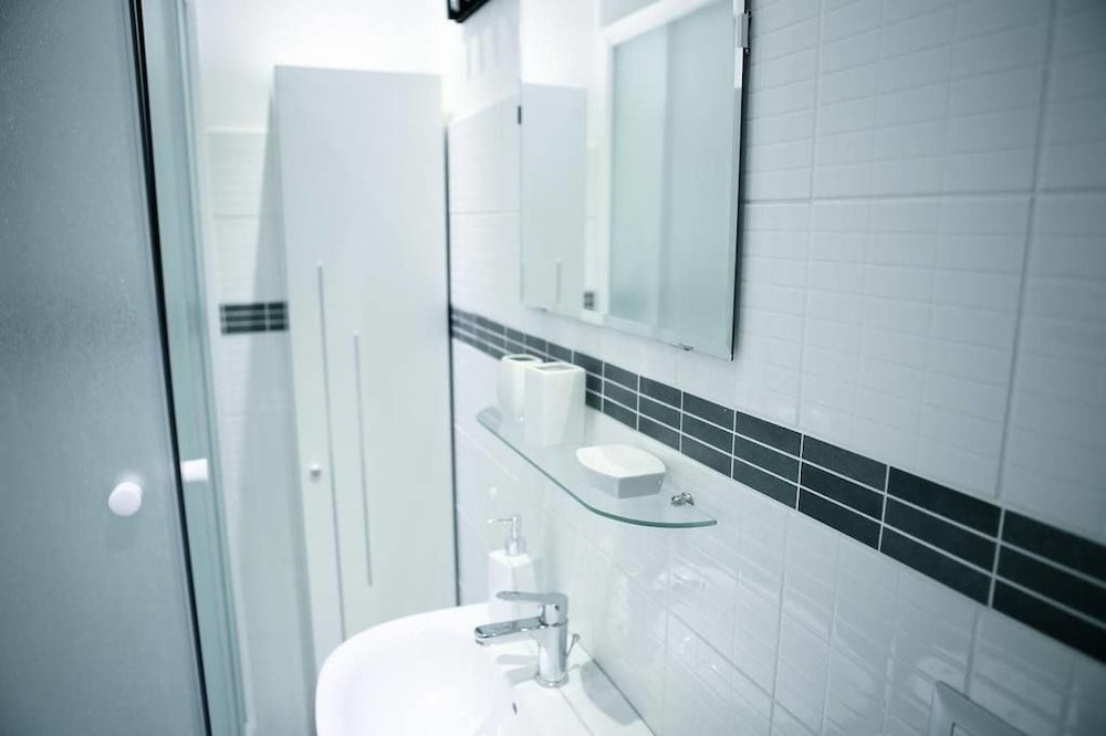 Deluxe Double Room, Ensuite photo 3
