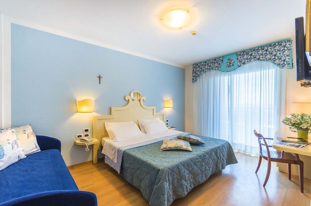 Deluxe Double Room, Partial Sea View