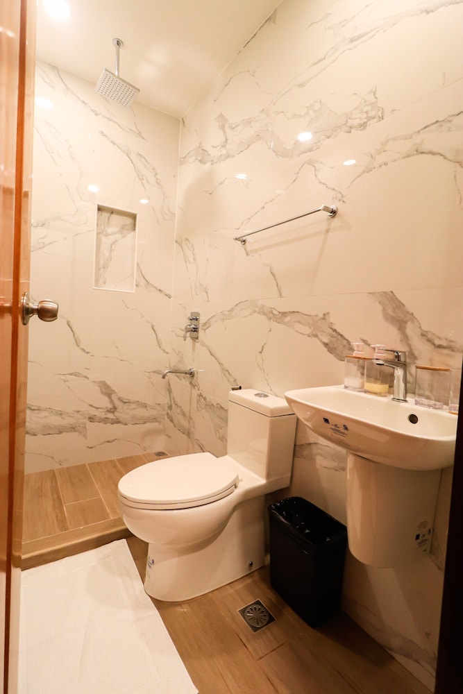 Deluxe Double or Twin Room, 2 Twin Beds photo 2
