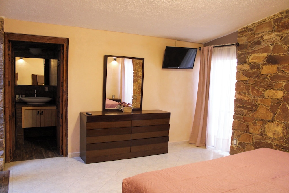 Deluxe Suite photo 2