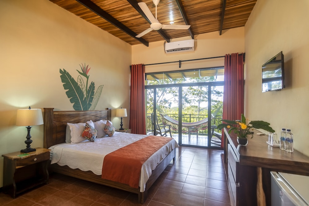 Superior Room, 1 King Bed or 2 Queen Beds, Mountain View photo 3
