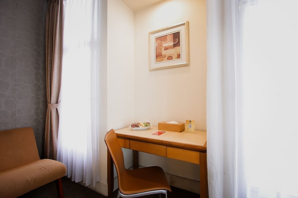 Deluxe Room - Photo 5