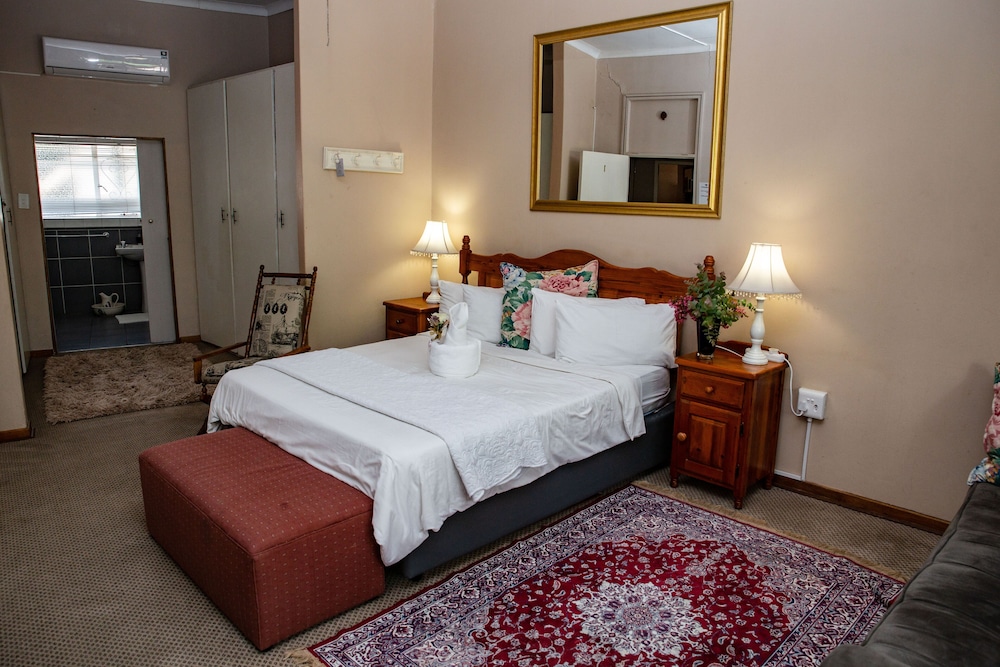 Luxury Double Room (Downstairs) photo 2