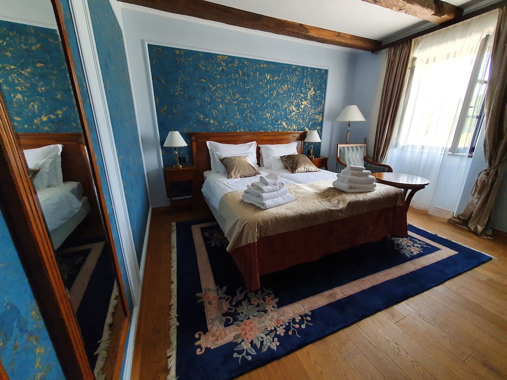 Exclusive Room
