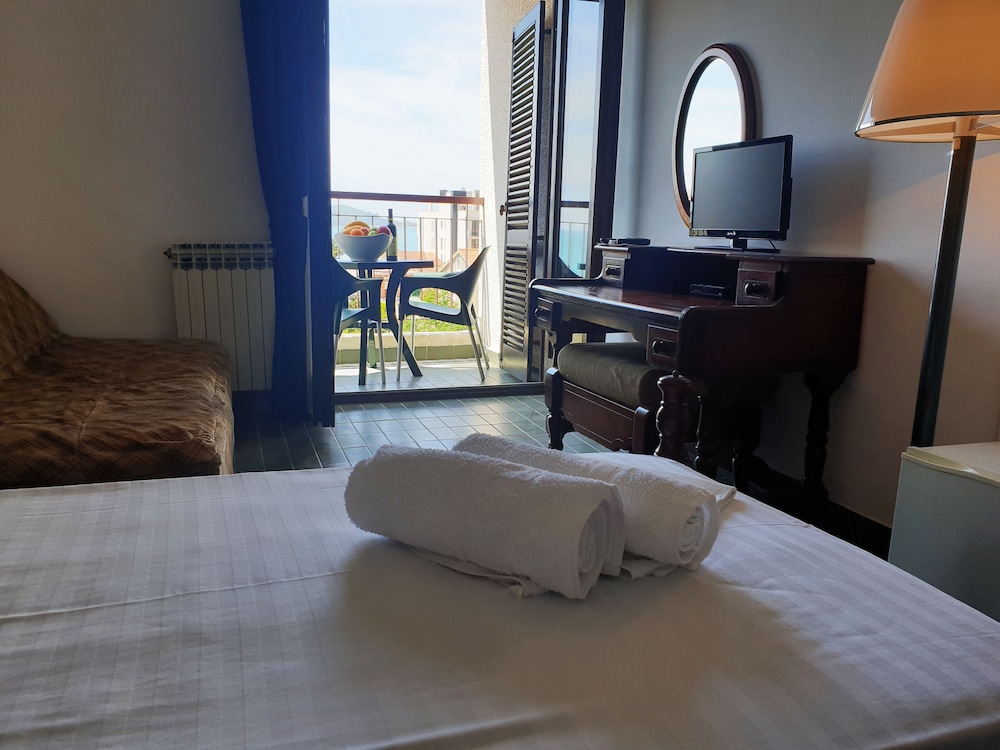 Double or Twin Room, Sea View photo 2