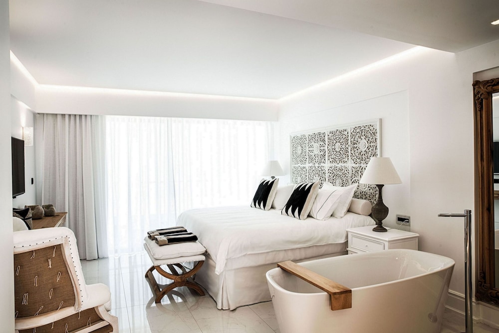 Luxury Room, Jetted Tub (Outdoor)