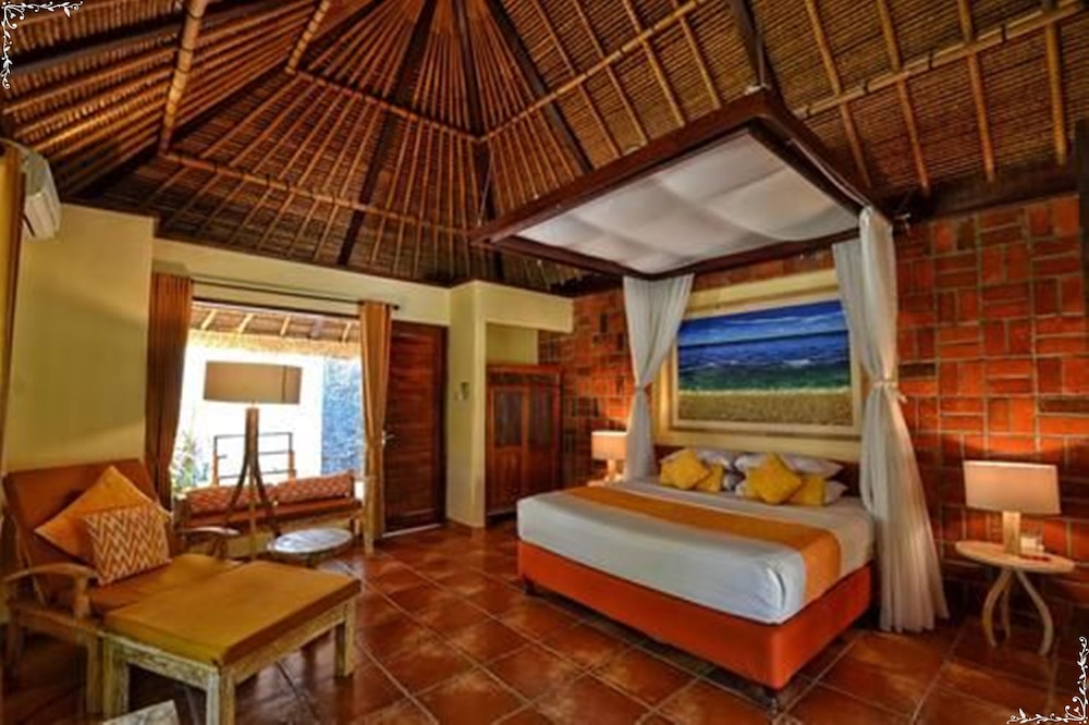Grand Bungalow, 1 Queen Bed, Garden View photo 3