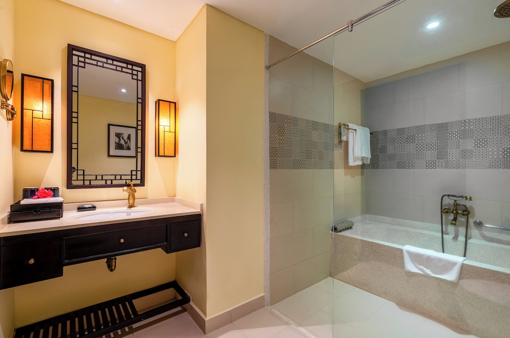Deluxe Twin Room, 2 Twin Beds, Balcony (Garden/City View) - Photo 5