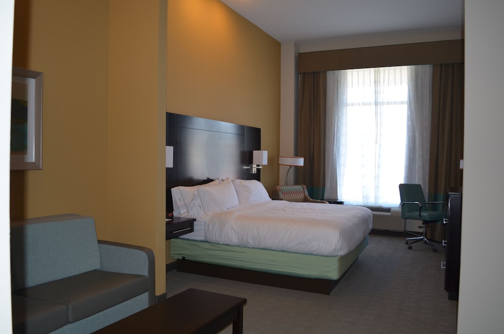 Suite, Multiple Beds