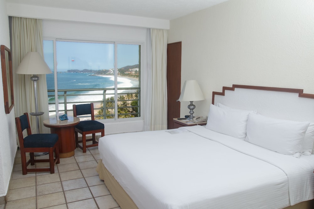 Superior Room, 1 King Bed, Ocean View - Photo 2