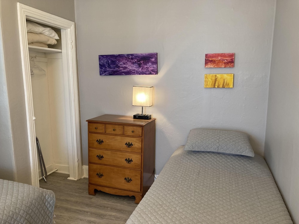Traditional Twin Room, Shared Bathroom (Room 3)