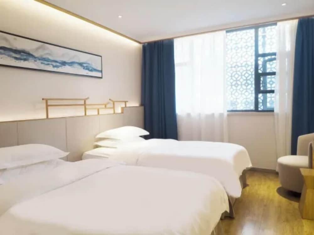 Basic Twin Room
