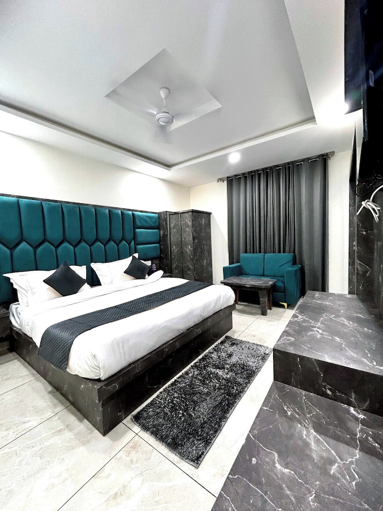 Executive Room - Photo 1