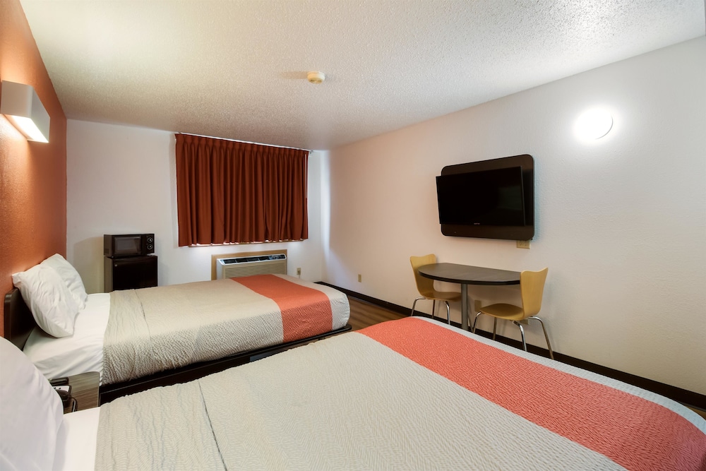 Standard Room, 2 Double Beds, Smoking photo 1