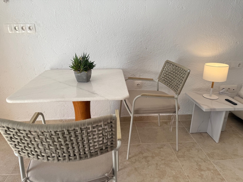 NEW GENERATION FAMILY ROOM - Photo 7