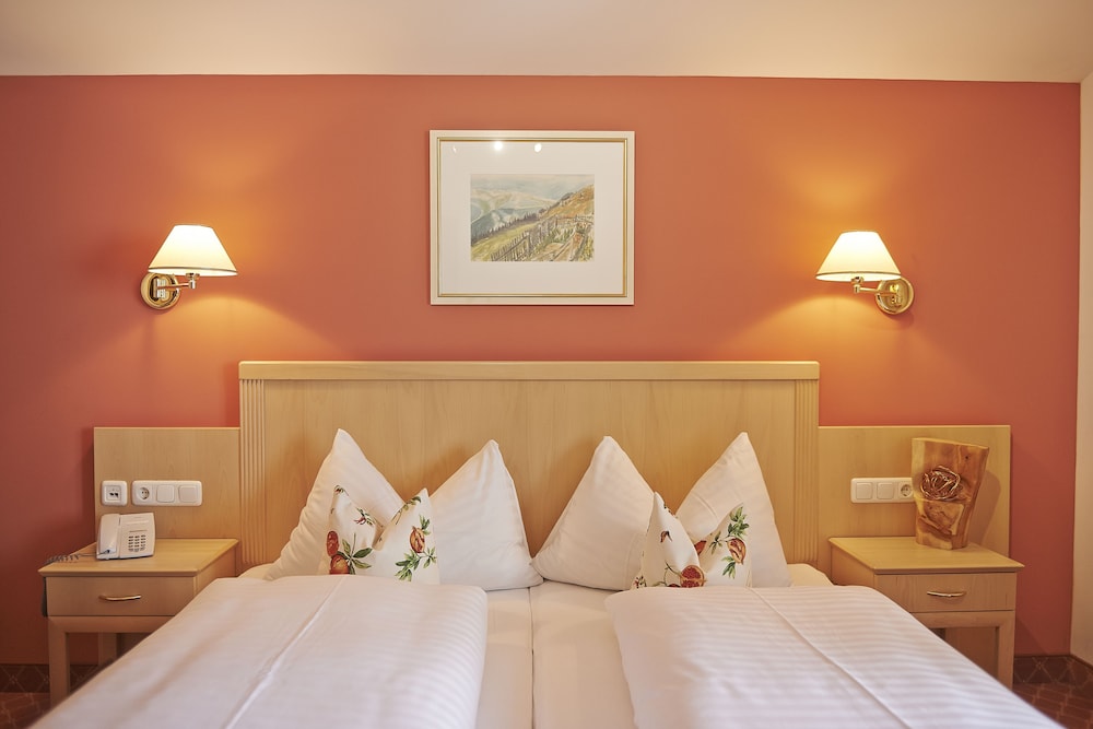 Standard Double Room, 1 Bedroom, Balcony, Mountain View photo 3