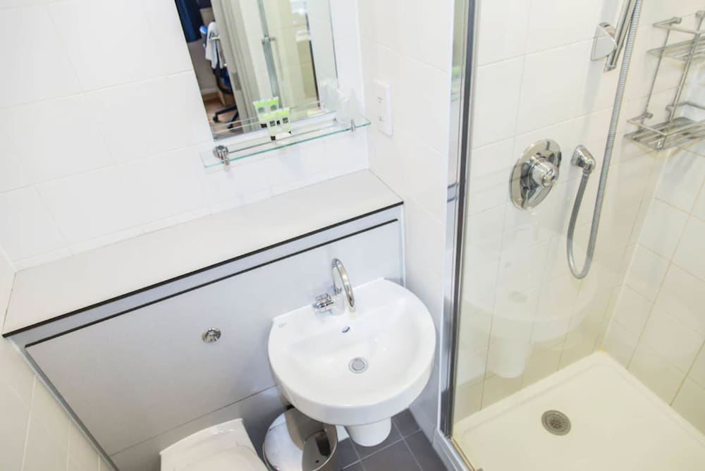 Classic Single Room, Ensuite photo 3