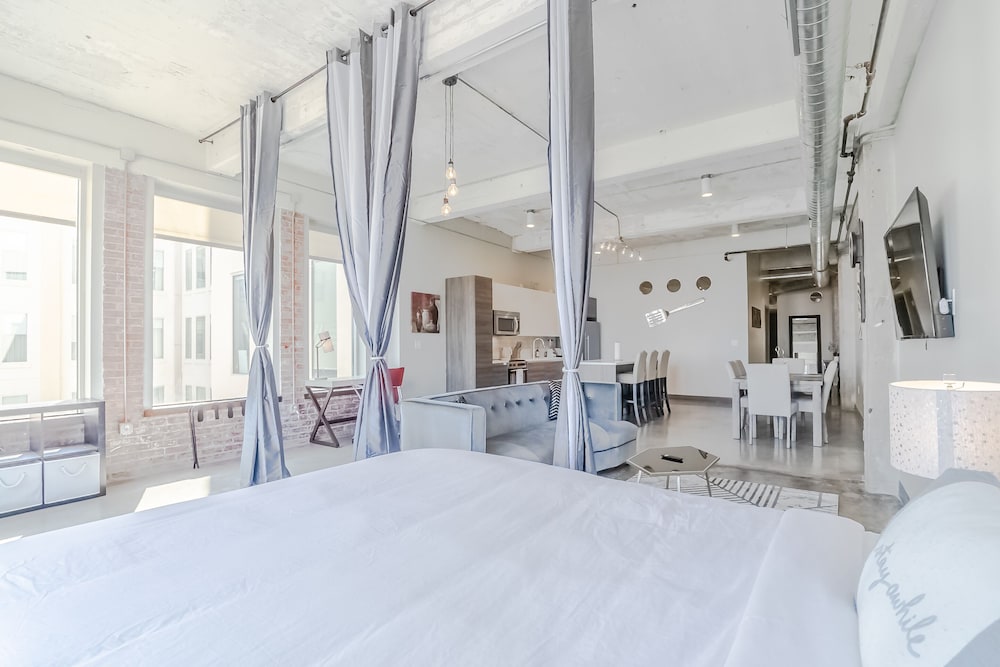 Elite Apartment, 3 Bedrooms, Pool View, Executive Level photo 2