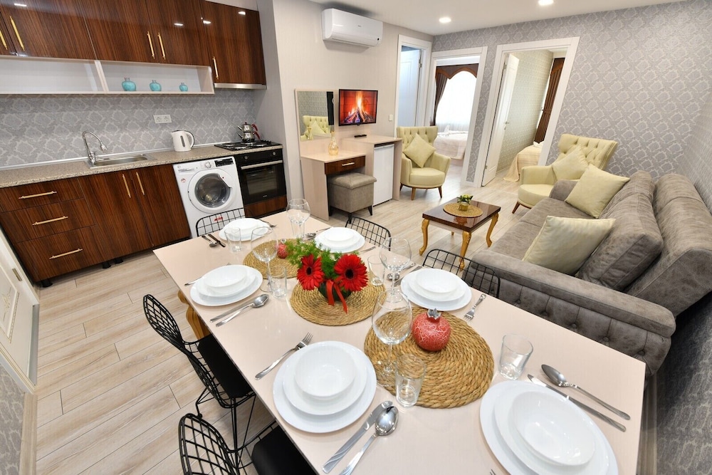 Superior Suite, Kitchen