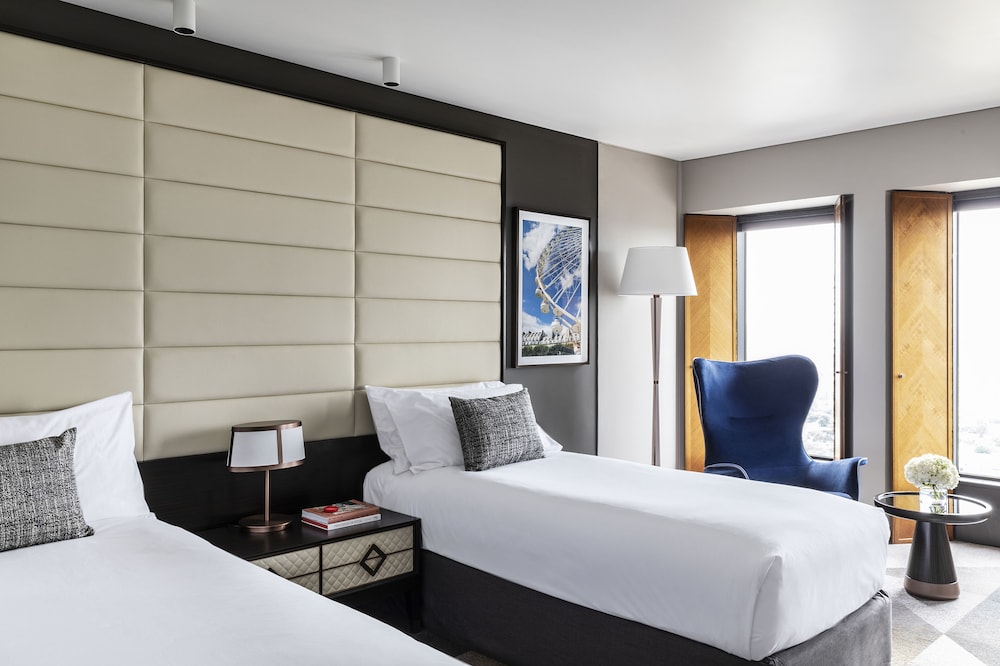 Superior Room, 1 King Bed, City View
