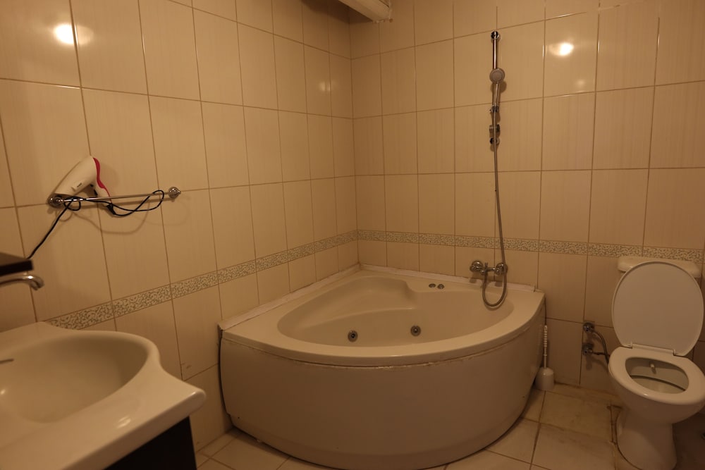 Elite Suite, Jetted Tub, Mountainside photo 2