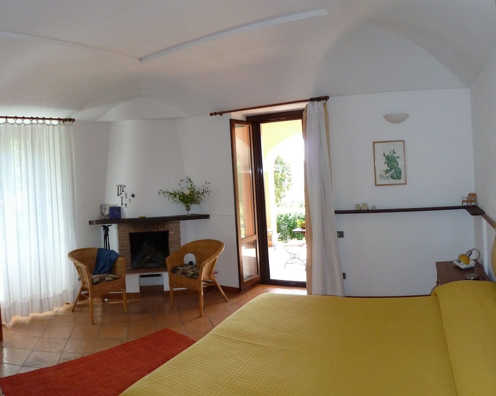 Comfort Double Room, 1 Queen Bed, Patio photo 2