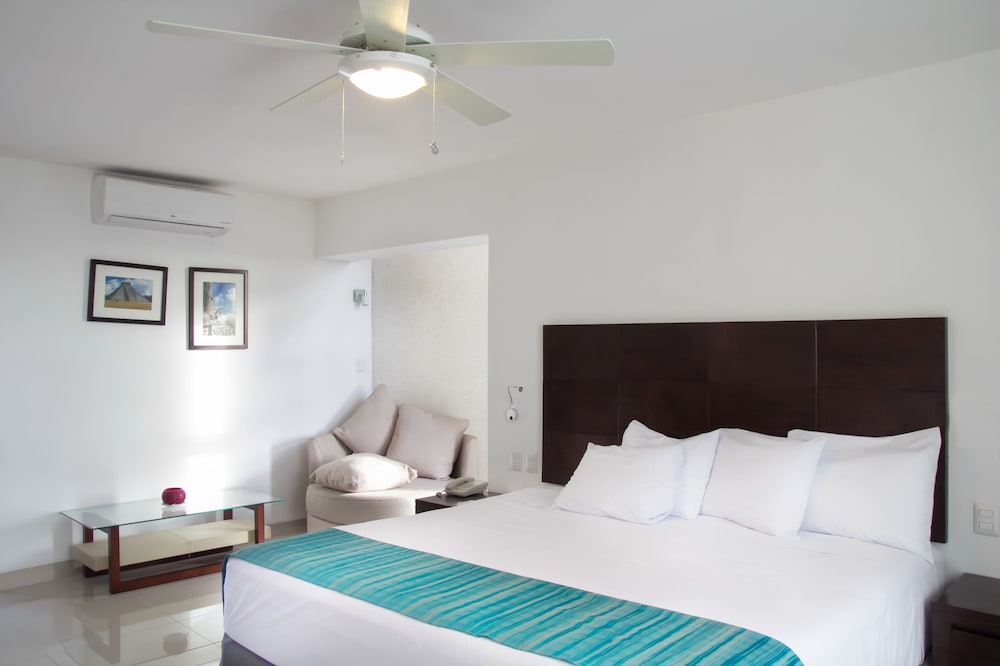 Executive Room, 1 King Bed, Refrigerator, Garden View