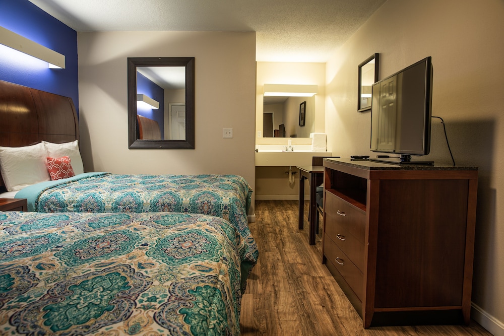 Single Room, 2 Queen Beds - Photo 15