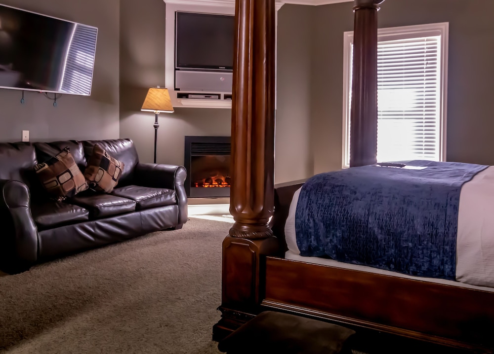 Luxury Room, 1 King Bed with Sofa bed, Jetted Tub, Vineyard View photo 3