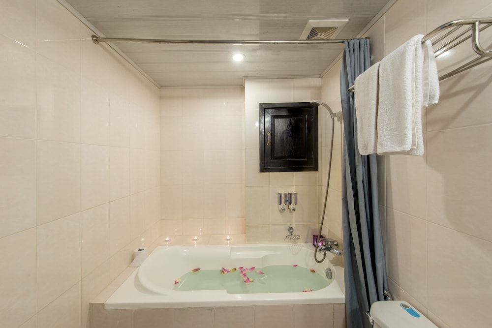 Superior Double or Twin Room - Photo 19