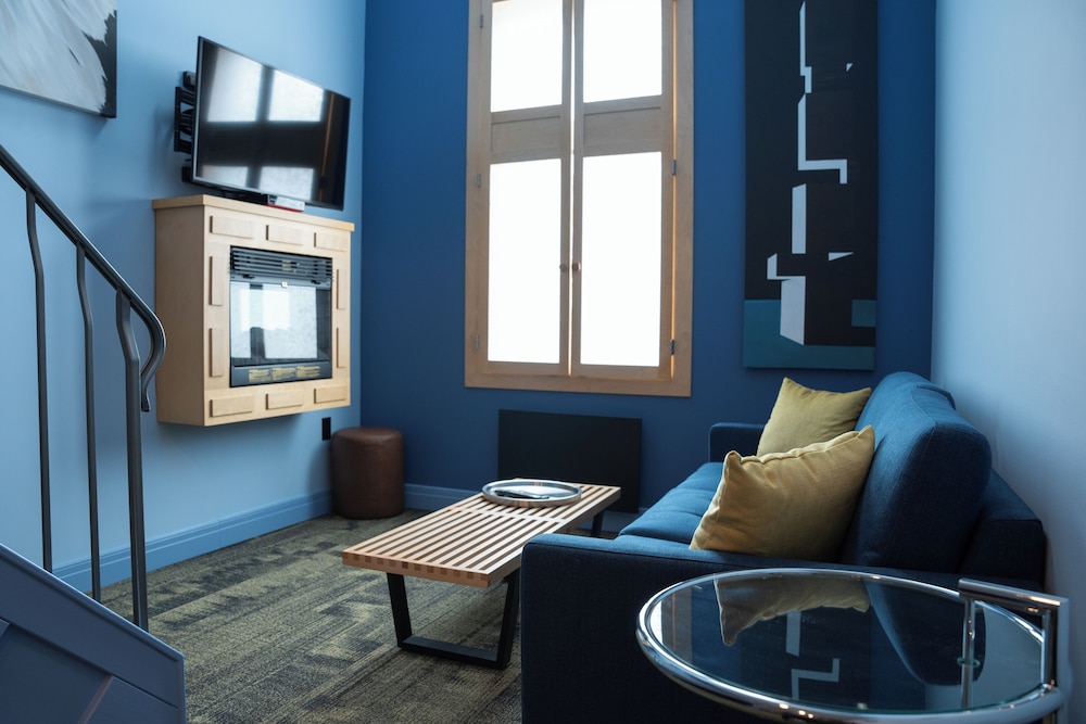 Standard Bi-Level Loft (2 Singles & Sofa Bed) photo 3