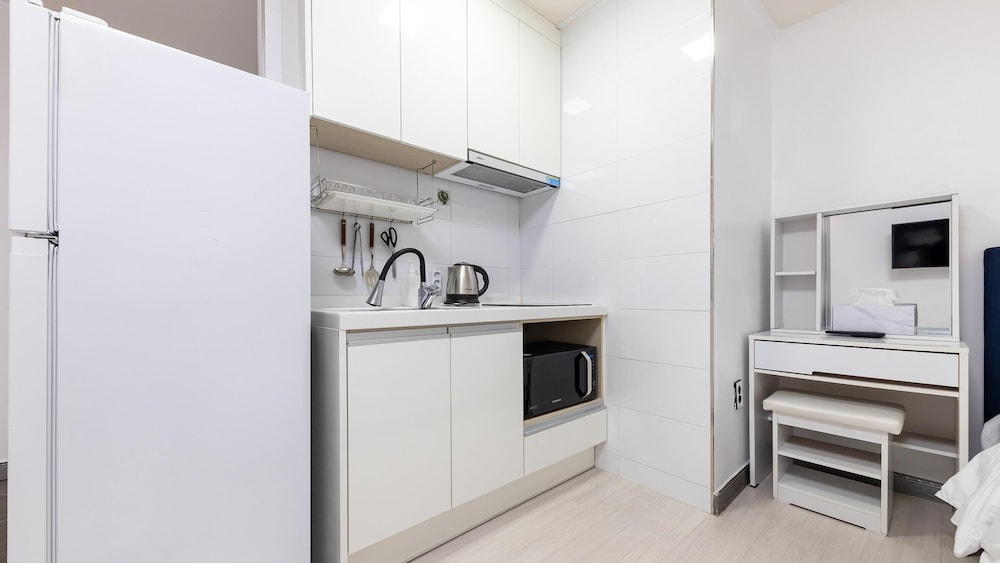 Basic Room, 1 Bedroom (101) - Photo 5