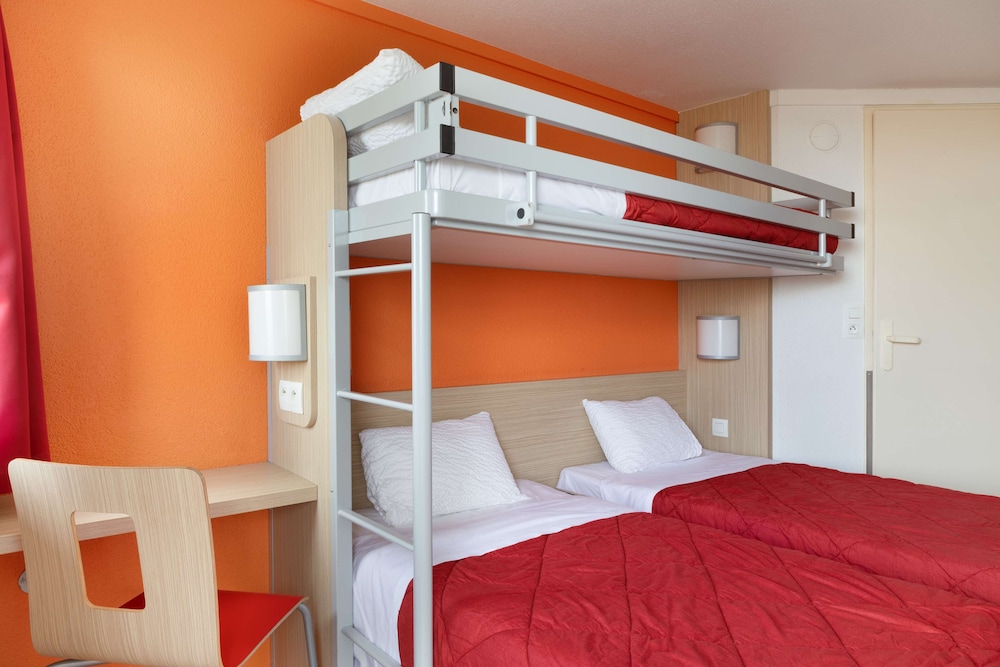 Standard Room, 3 Twin Beds - Photo 2