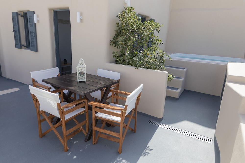 Two Bedroom Apartment with outdoor hot tub - Photo 17