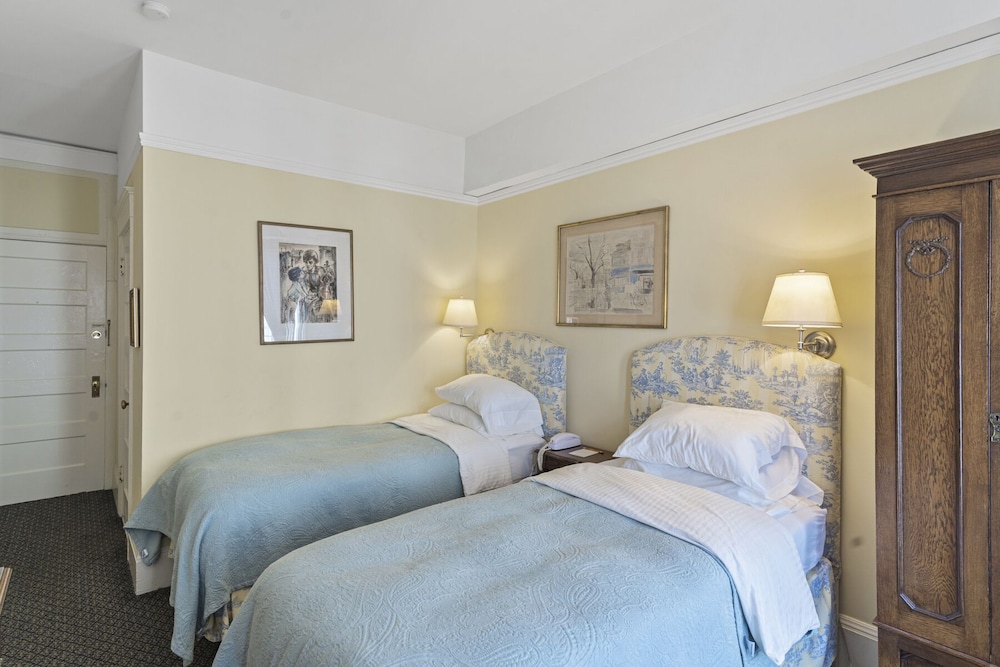 Room, 2 Twin Beds, Private Bathroom - Photo 3