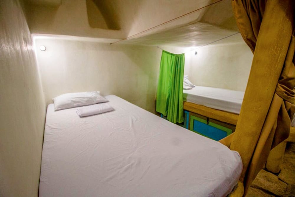 Shared Dormitory, Women only photo 3