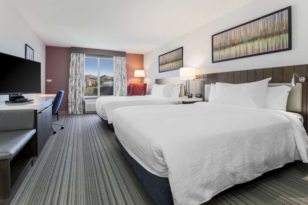 2 Queen Beds Evolution photo 1