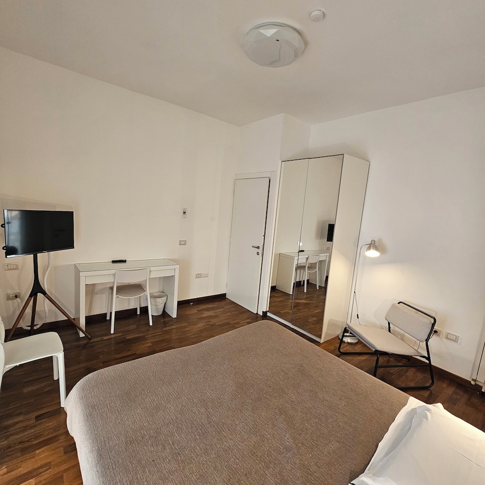 Double or Twin Room, City View photo 1