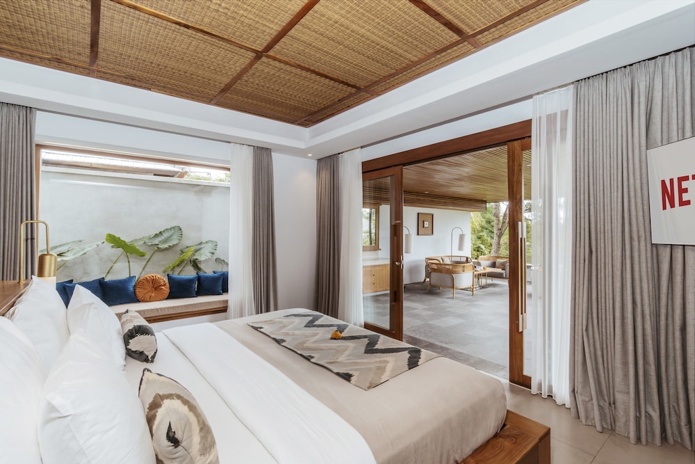 Grand 2 Bedroom Private Pool Villa with Ricefield View