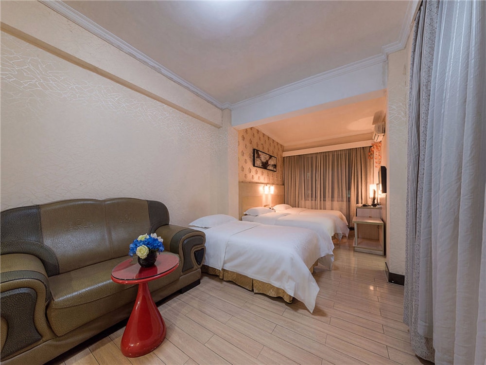 Comfort Triple Room
