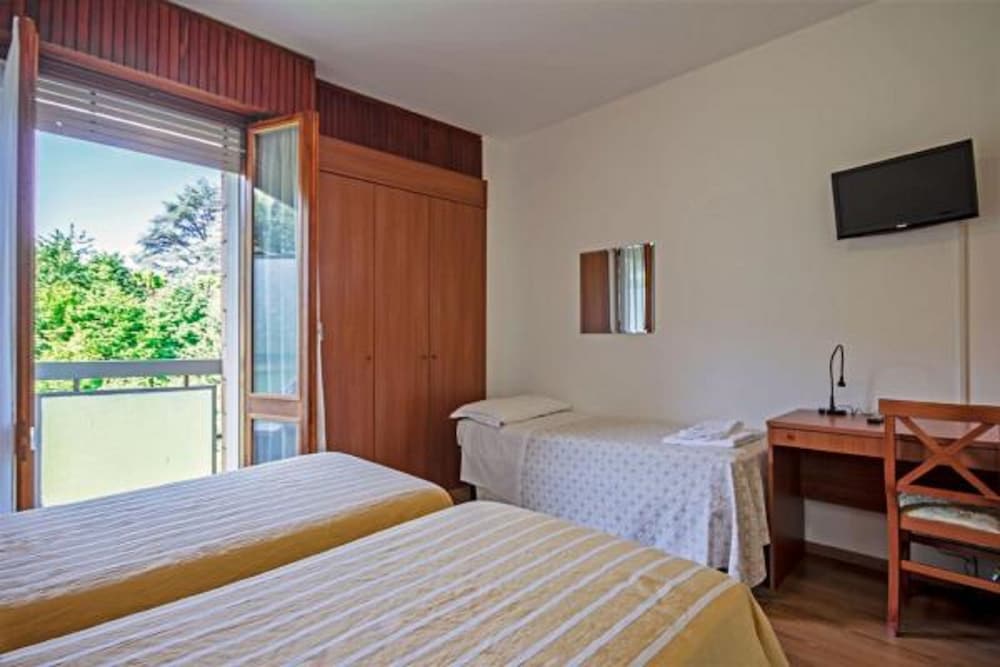 Basic Triple Room photo 3