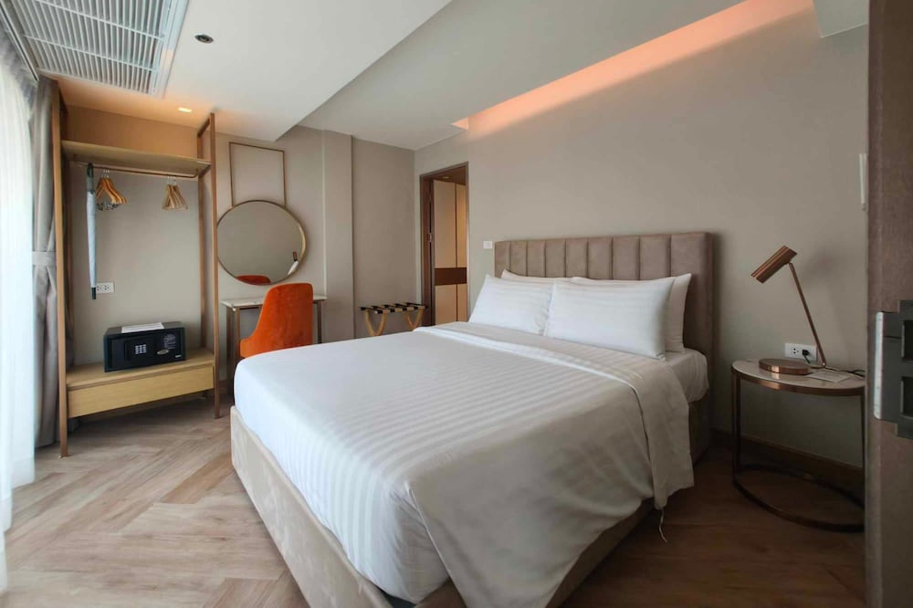 2 Bedroom Riverview Suite