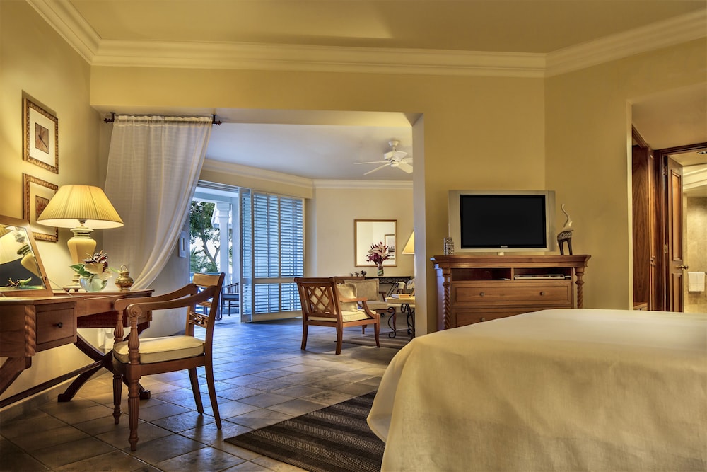 Room, Oceanfront (Colonial) - Photo 4
