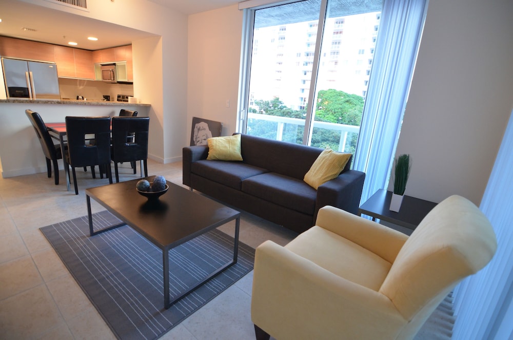 2 Bedrooms, 2 Bathrooms, Terrace photo 3