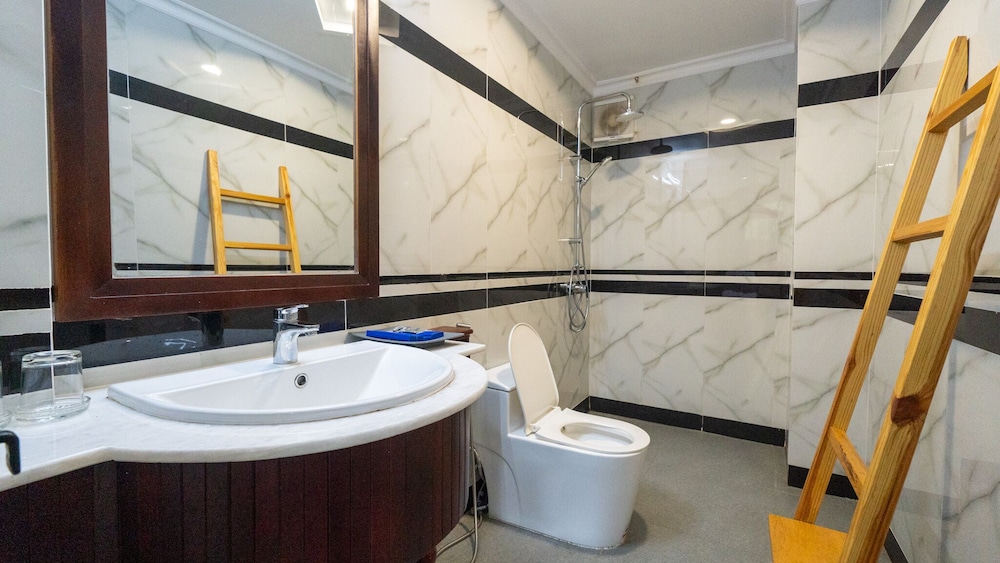Family Room, 2 Bedrooms, Garden View - Photo 12