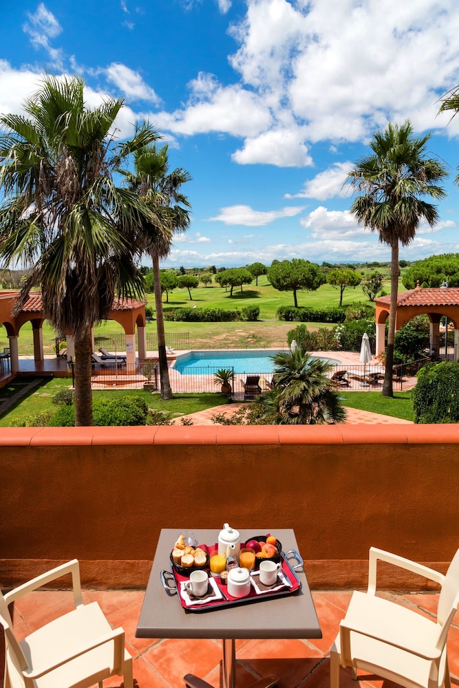 Double Room, Golf View - Photo 3