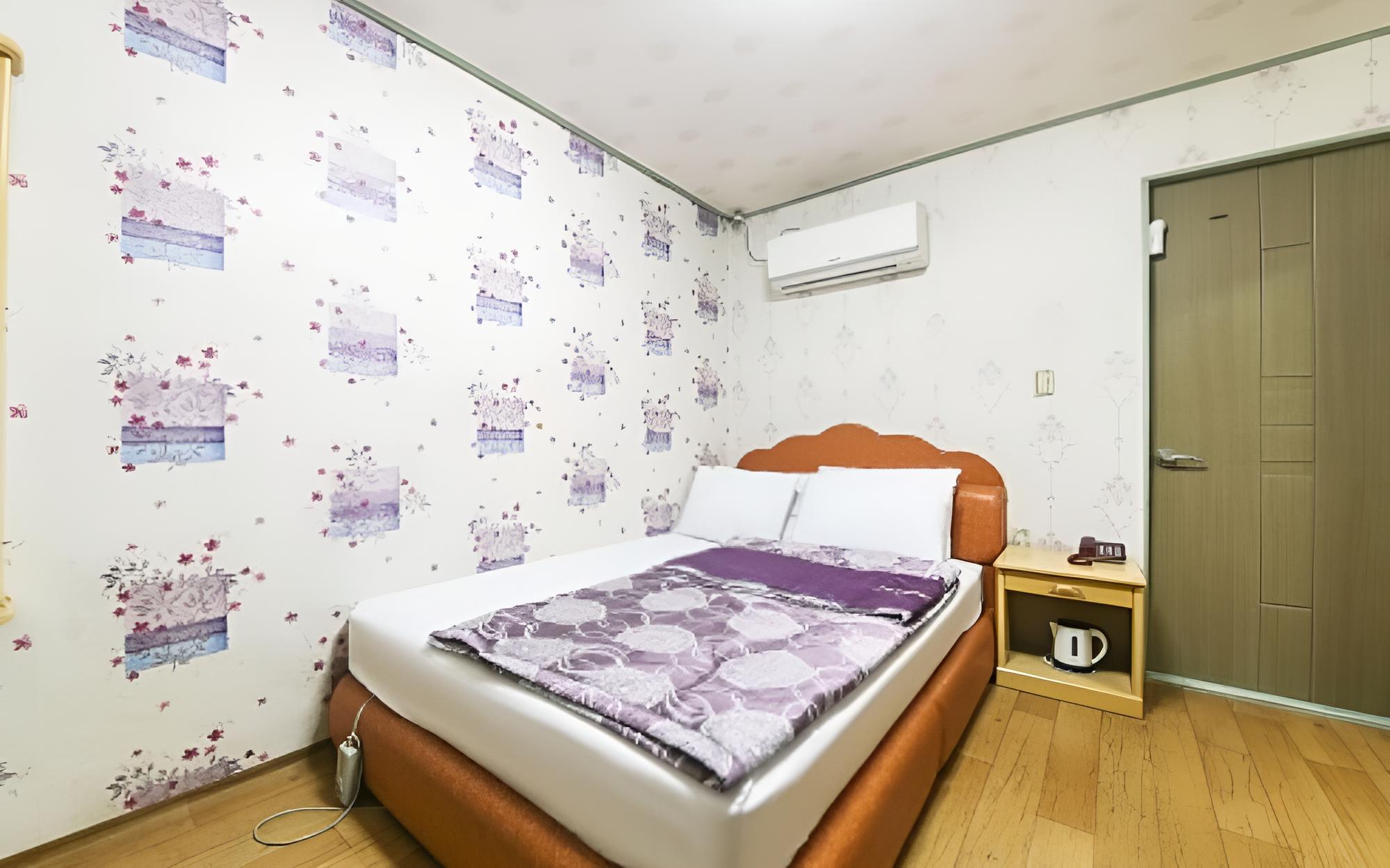 Room (Standard) - Photo 3